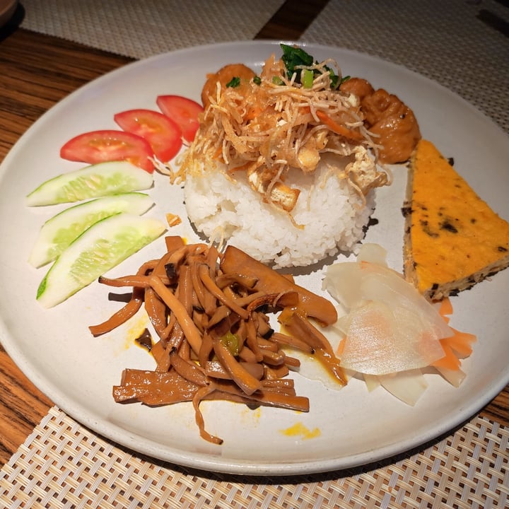 photo of Be An Bistro Saigon King Broken Rice shared by @gac-veganfoodreview on  06 Feb 2022 - review