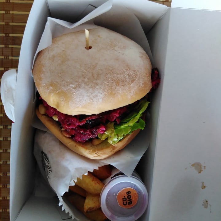 photo of Aborigen Burger Hamburguesa de remolacha shared by @diegomerchanm on  18 Apr 2021 - review