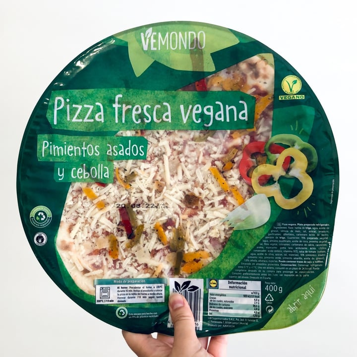 photo of Vemondo  Pizza Fresca Vegana. Pimientos Asados Y Cebolla. shared by @eusonbita on  13 Aug 2022 - review