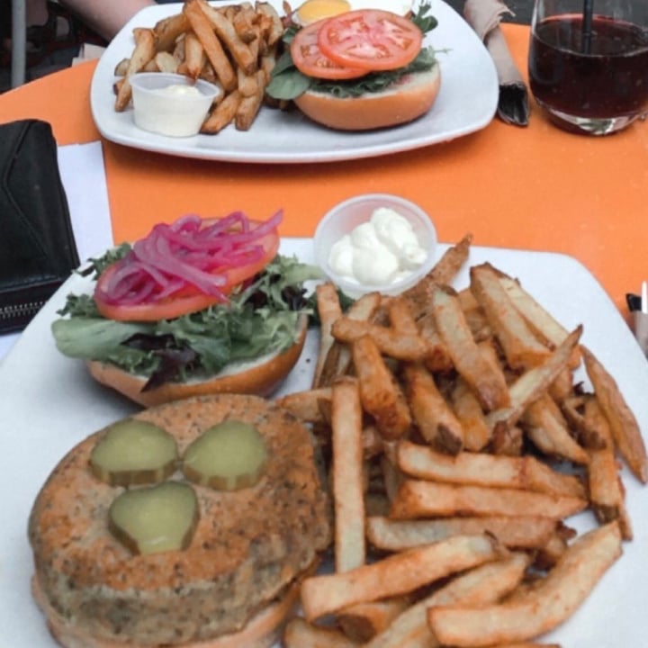 review photo of Truffles Burger Bar Lentil Burger shared by @valboileau on 30 Jun 2020 - review