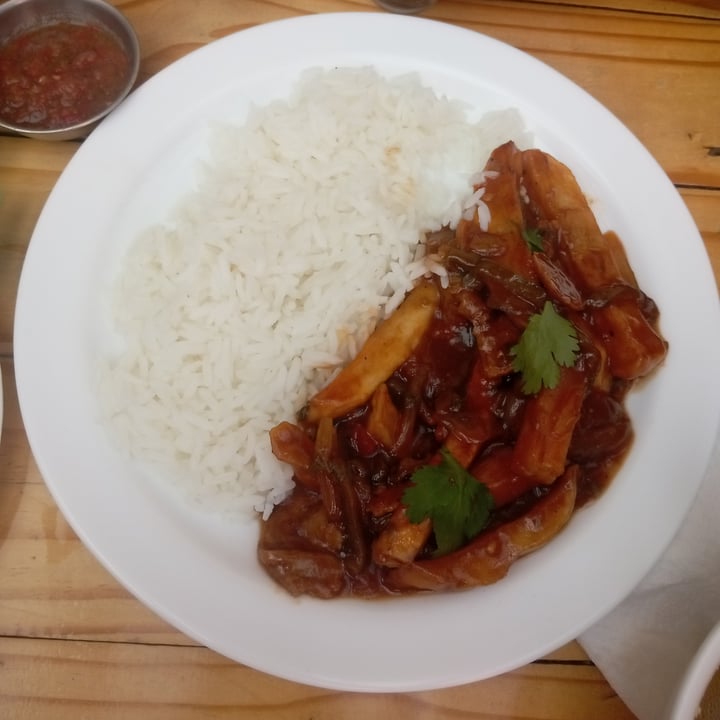 photo of Lupito Cocina Vegana Lomo saltado shared by @alizee-two on  01 Jun 2022 - review