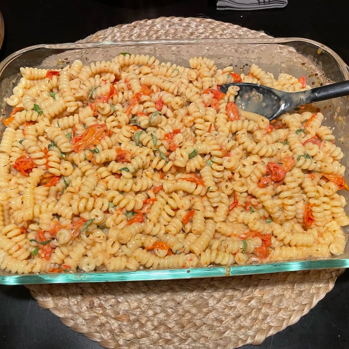 review photo of Trader Joe's Organic Fusilli Corti Bucati Pasta shared by @tinkledink on 20 Feb 2022 - review