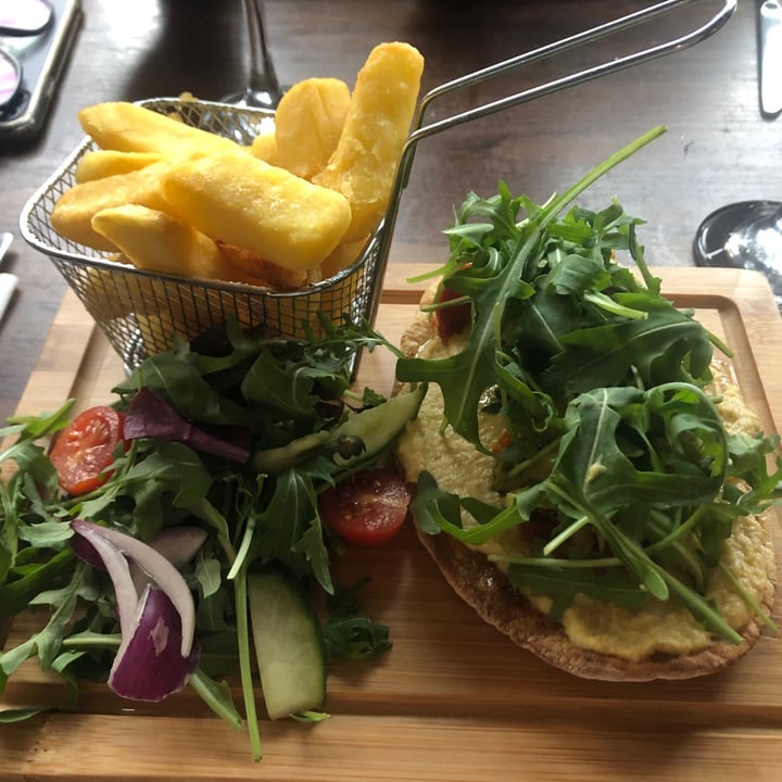 review photo of The Highway Inn Burford Open Pitta shared by @lizzieatk on 01 Oct 2020 - review