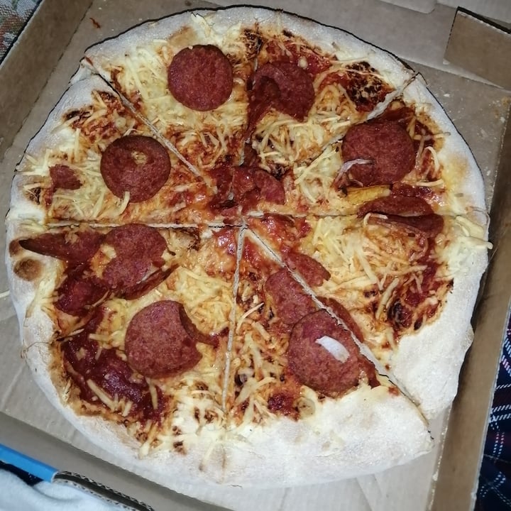 photo of Domino's Pizza Vegan vegeroni pizza shared by @veggiehugs on  29 Nov 2022 - review