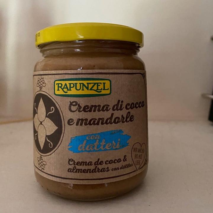 photo of Rapunzel Crema cocco mandorle E Datteri shared by @sinella on  23 Apr 2022 - review
