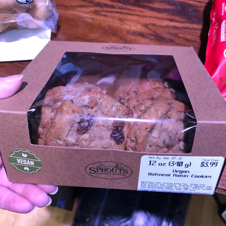 photo of Sprouts Farmers Market Oatmeal raisin cookies shared by @sheppsk on  23 Apr 2021 - review