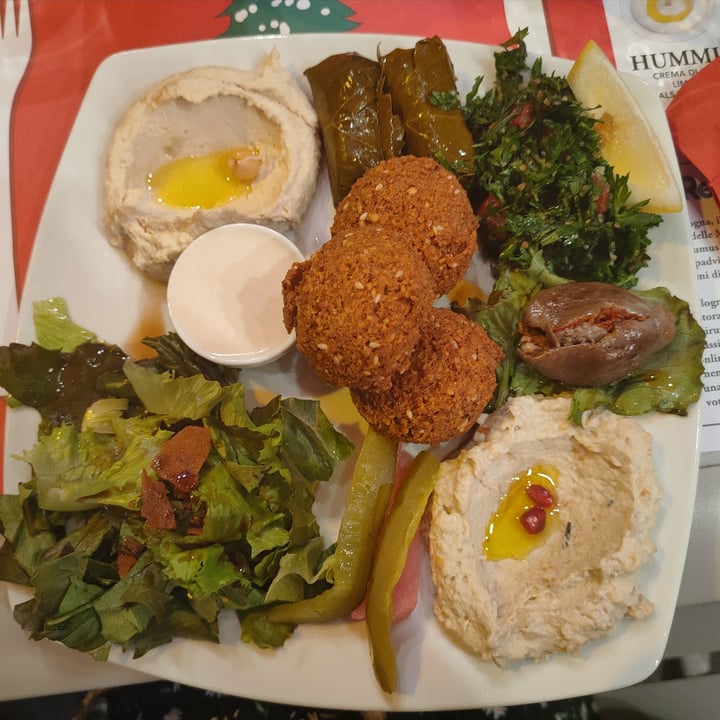 photo of Beirut Snack Piatto meze shared by @margheritadibosco on  25 Jun 2022 - review