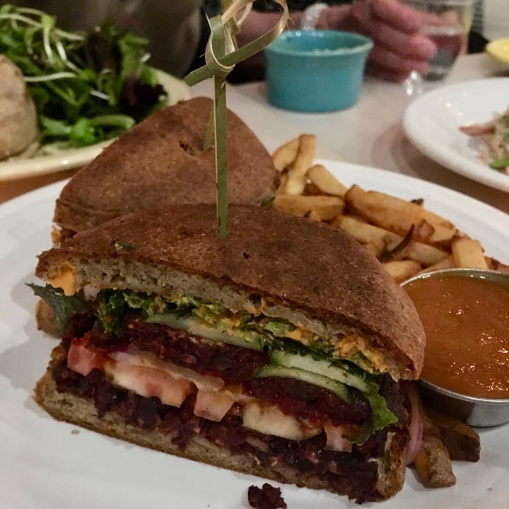 photo of Cafe Gratitude Venice Magical shared by @vikas on  06 Jul 2018 - review