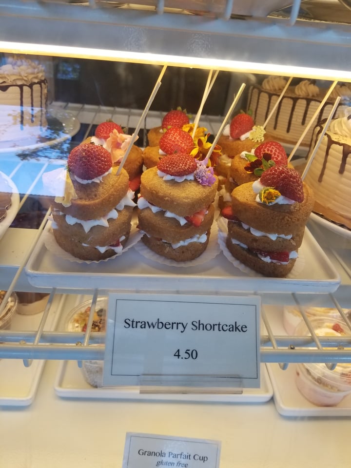 photo of Timeless Coffee Strawberry Shortcake shared by @wellnesswize on  11 Nov 2018 - review