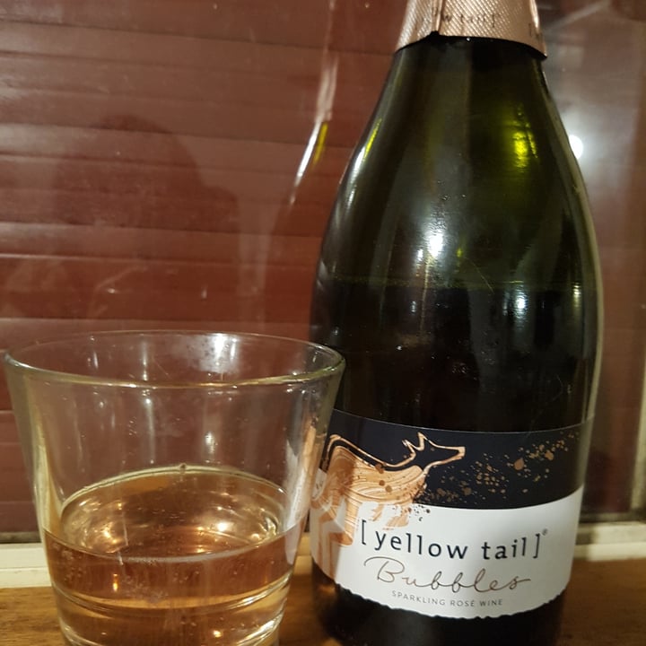 photo of Yellow Tail Yellow Tail 2019+ Bubbles Rose shared by @katymcmurray on  09 Jun 2020 - review