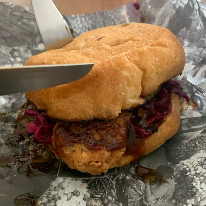 photo of Fat Vegan Hamburguesa BBQ BOM BOM shared by @cayo on  01 Nov 2021 - review