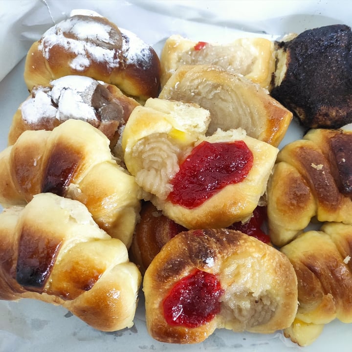 photo of Vica (Delivery Only) Facturas veganas shared by @emilyroose on  11 Jun 2020 - review