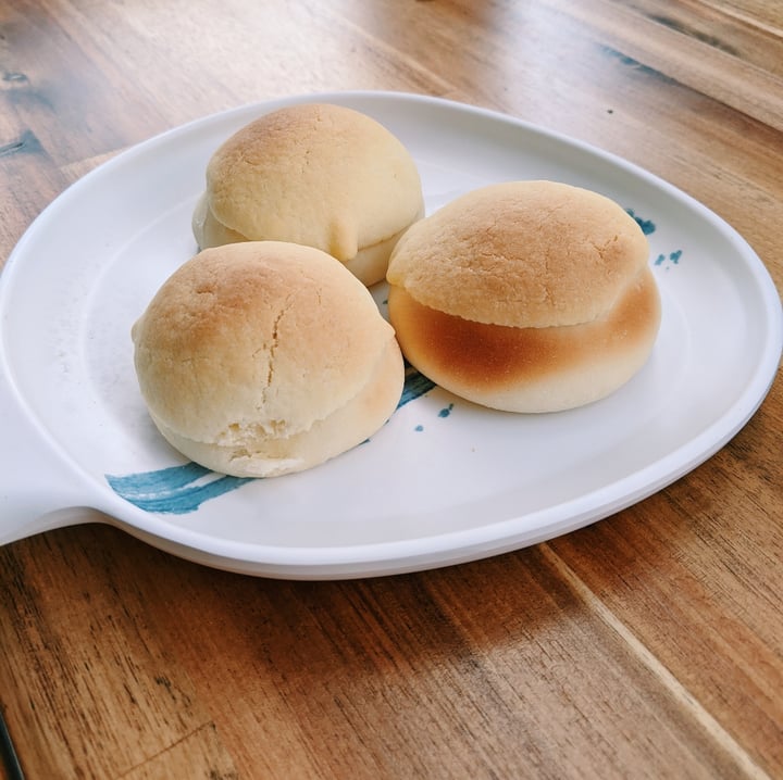 photo of Green Sprouts Vegetarian BBQ 'Pork' Char Siew Buns shared by @mon19 on  31 Oct 2020 - review