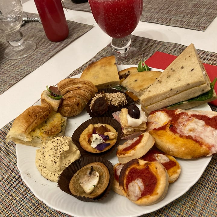photo of 4 Amici Box aperitivo shared by @grace7 on  28 Nov 2021 - review