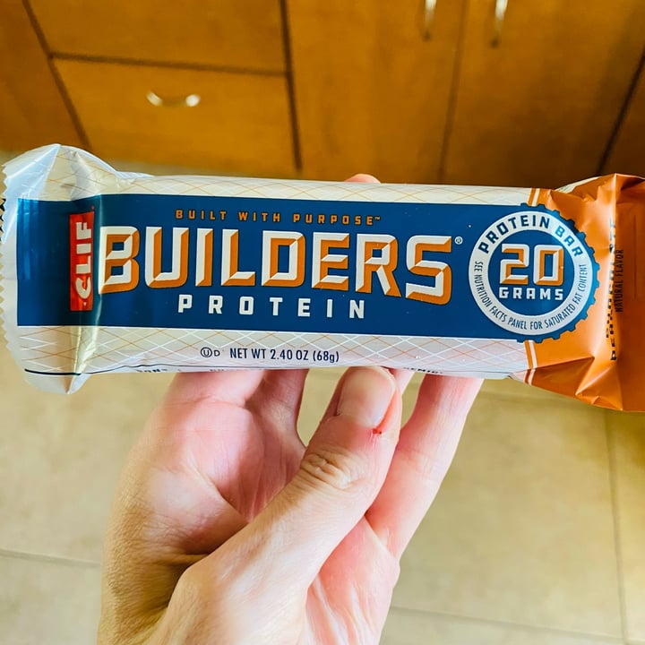 photo of Clif Bar Builders Chocolate Peanut Butter Protein Bar shared by @beckyyy on  22 Nov 2022 - review