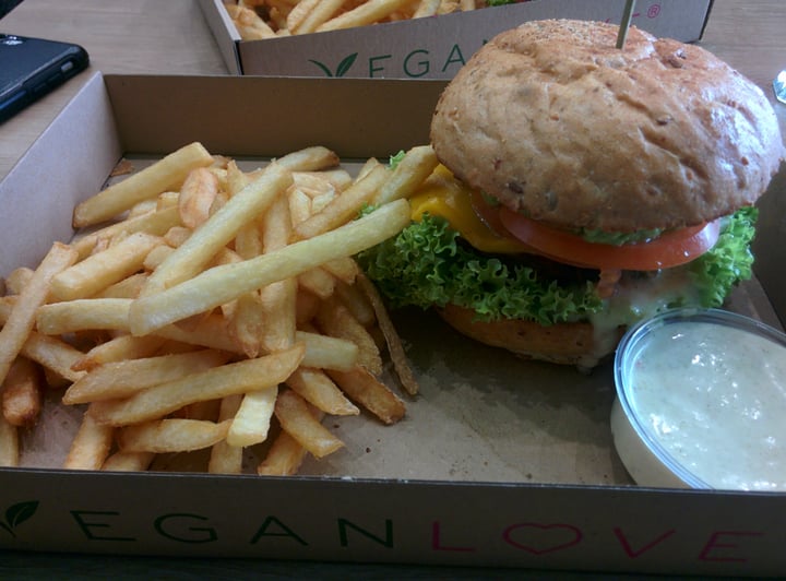 photo of Veganlove street food Mexican burger shared by @noageller on  29 Aug 2019 - review