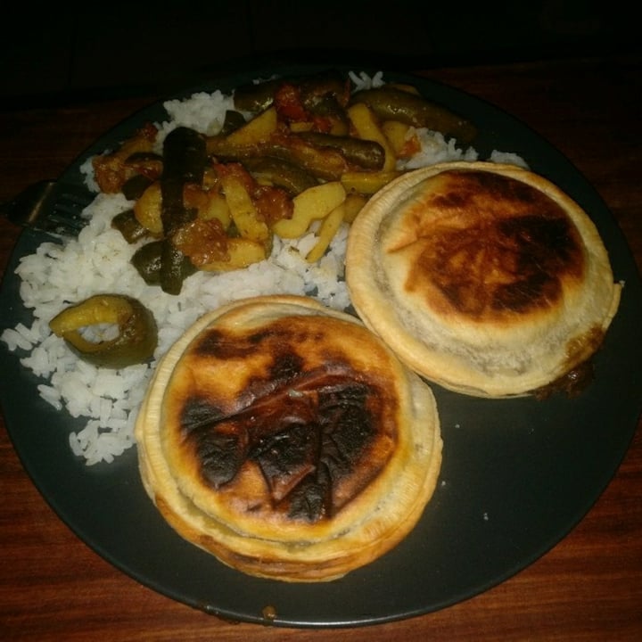 photo of Fry's Family Food 2 Pepper Steak-Style Pies shared by @cyckel on  27 Sep 2022 - review