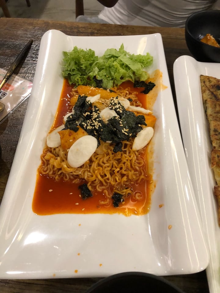 photo of Daehwa Vegetarian 라볶이 Rabokki shared by @alyrauff on  11 Jul 2019 - review