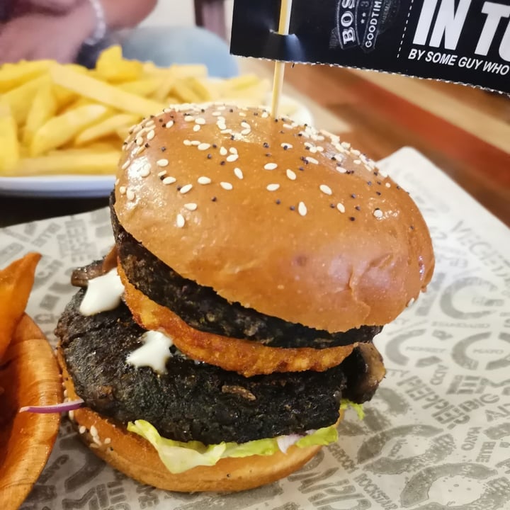 photo of Bossa Tyger Falls Mushroom & Lentil Burger shared by @lunascorner on  24 Dec 2021 - review