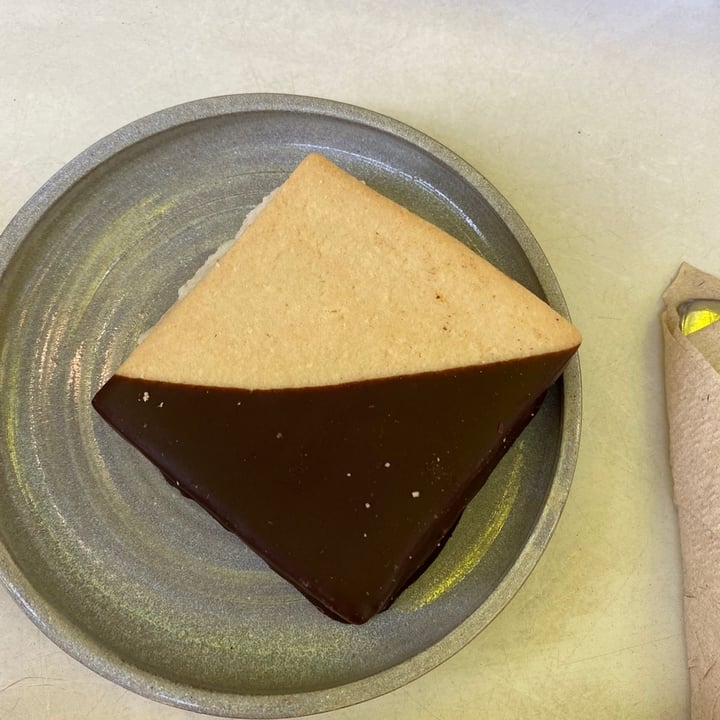 photo of Bioma plant based café Galletita de limon shared by @theoriginalraccoon on  22 Oct 2021 - review