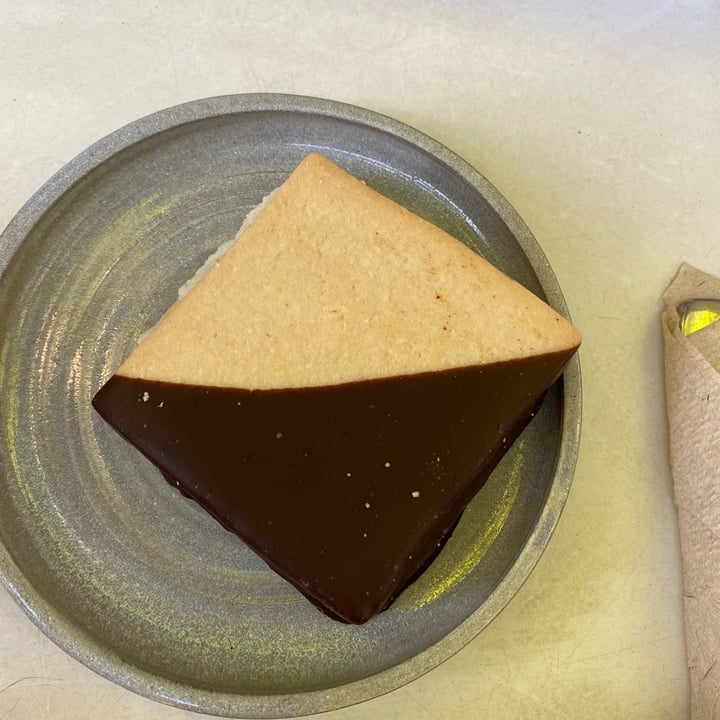 review photo of Bioma plant based café Galletita de limon shared by @theoriginalraccoon on 22 Oct 2021 - review