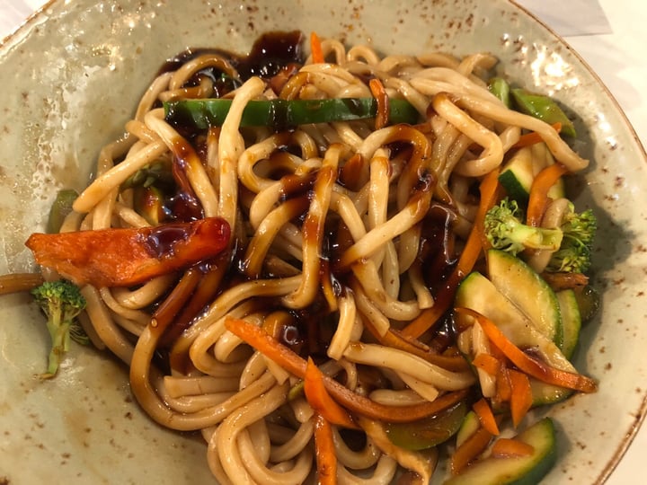 photo of UDON Fan Vegan Yakisoba shared by @anaiturrizar on  22 Dec 2019 - review