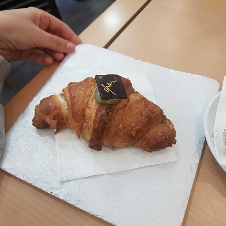 photo of Efrem - Gourmet Boutique and Finest Bar Brioche pistacchio shared by @charlie98 on  07 Nov 2021 - review