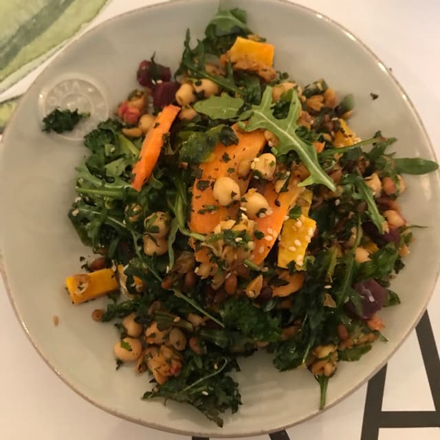 「Kale Spicy Tempeh Salad」の料理の写真