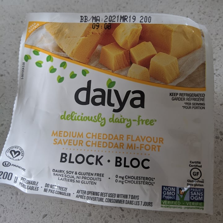 review photo of Daiya Medium Cheddar Style Farmhouse Block shared by @marisab03 on 28 May 2020 - review