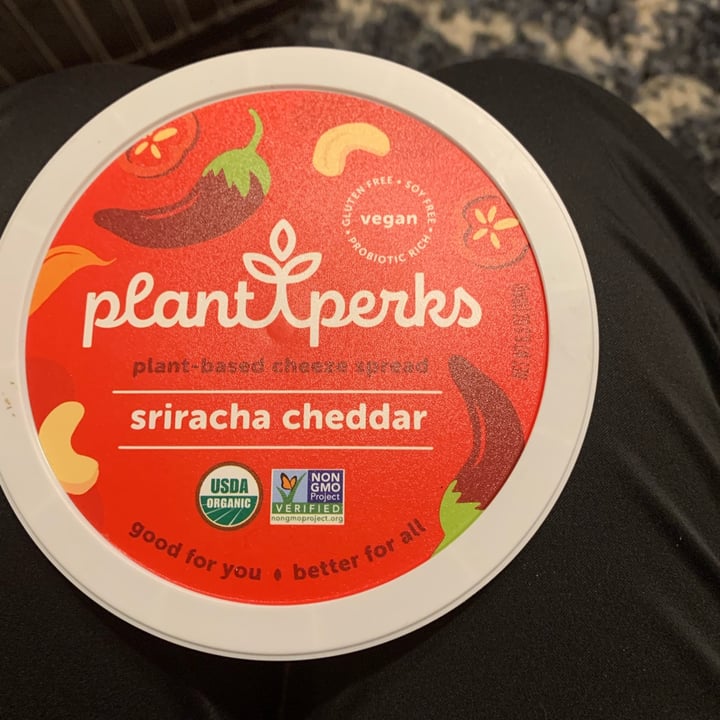 photo of Plant Perks Plant-Based Cheeze Spread Sriracha Cheddar shared by @robrob on  17 Dec 2022 - review