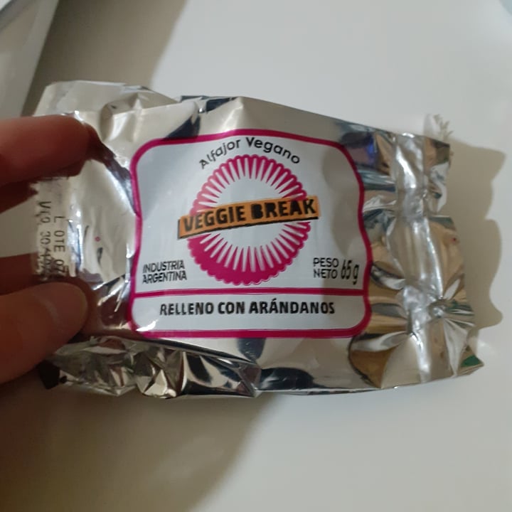 review photo of Veggie Break Alfajor Vegano Relleno con Arándanos shared by @nehuenrodgz on 26 Oct 2021 - review