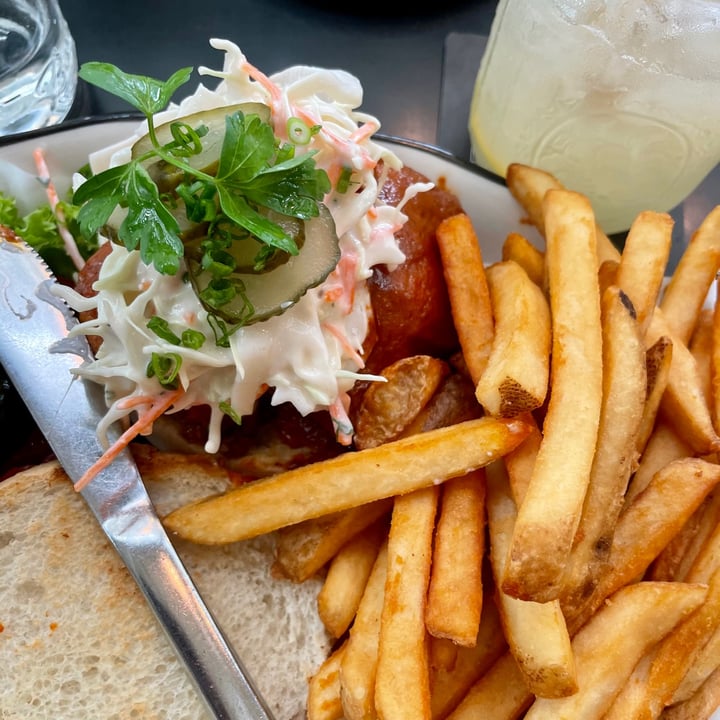 photo of Black Tap Singapore The Vegan Nashville Hot shared by @priyangav on  10 May 2021 - review