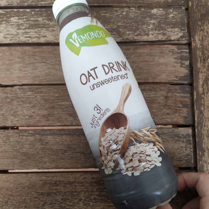 photo of Vemondo Oat Drink unsweetened shared by @vegancolorfood on  28 Nov 2021 - review