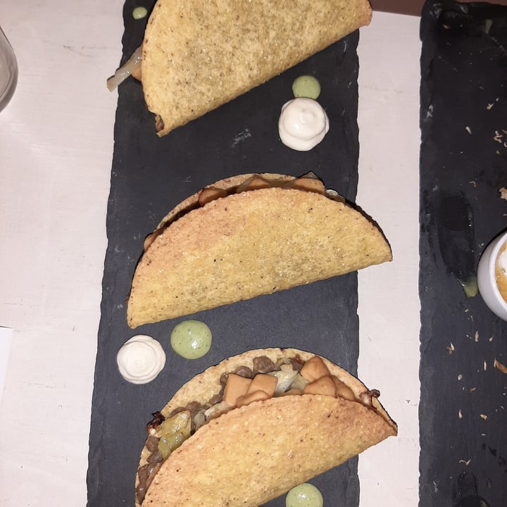 photo of Food Love Tacos Messicani 100% vegan shared by @ellymacnina on  29 Jan 2022 - review