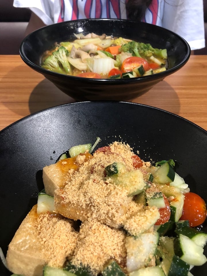 photo of Vegan Bowl Thai Style Fried Tofu shared by @miriamy on  15 Feb 2020 - review