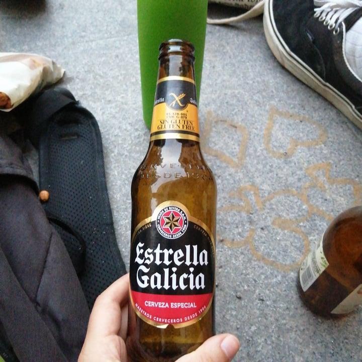 photo of Estrella galicia Cerveza Sin Gluten shared by @lelerelereee on  04 Sep 2021 - review