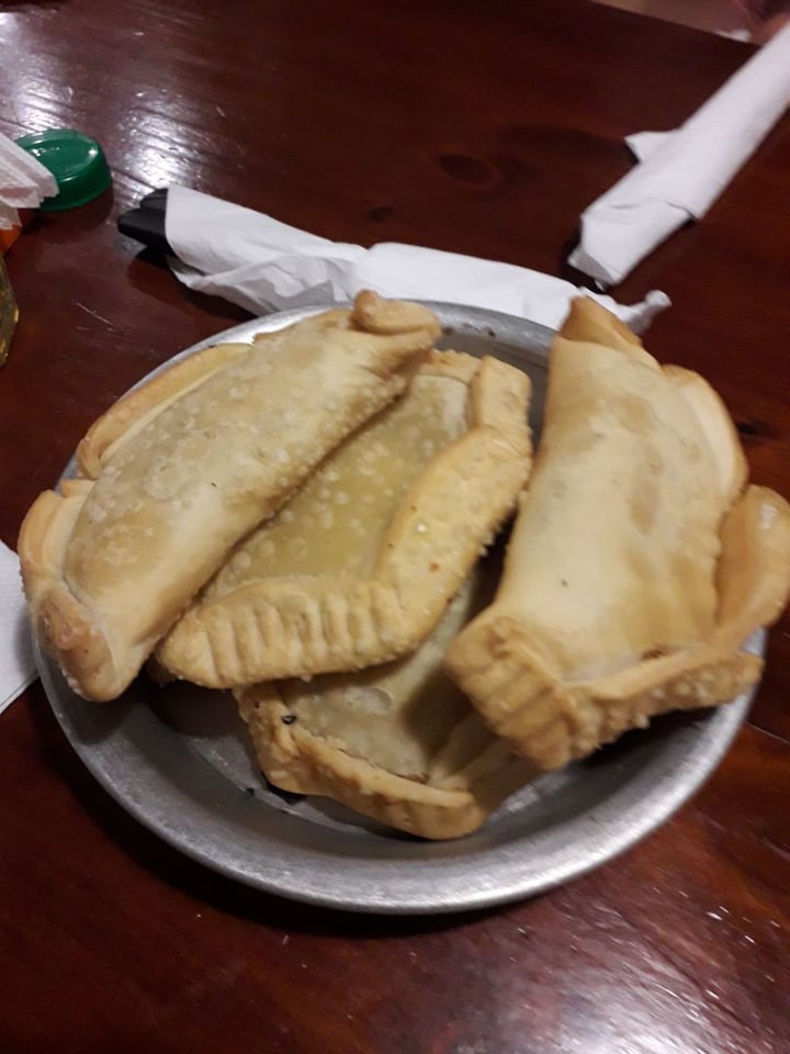 photo of La Reverde Parrillita Vegana Empanada de Jamón y Queso shared by @hanafernandez on  08 Aug 2019 - review