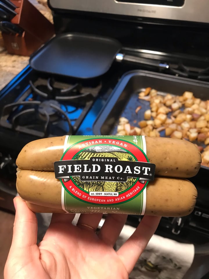 photo of Field Roast Apple & Maple Breakfast Sausages shared by @nikkimmorgan6 on  13 Mar 2020 - review