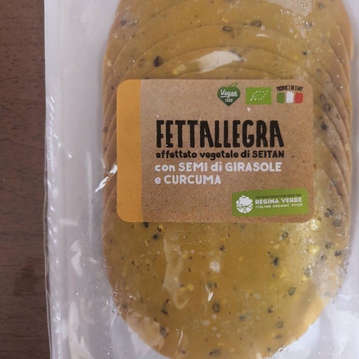 photo of Fettallegra Affettato di seitan con curcuma e semi di girasole shared by @sandraprn on  13 Apr 2021 - review