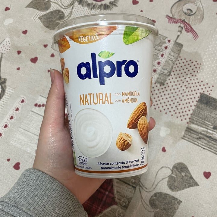 review photo of Alpro Yogurt mandorla shared by @chiaramazzei on 30 Mar 2022 - review