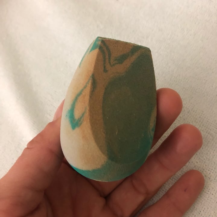 photo of EcoTools Blending Sponge - Marble shared by @mouthwings on  09 Dec 2019 - review