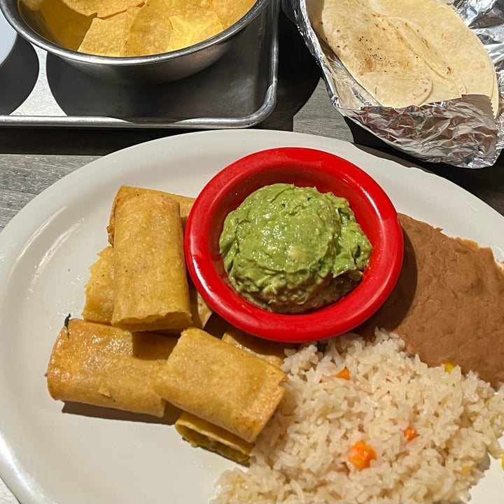 photo of Blue Agave Mexican Restaurant Vegan Flautas De Papa shared by @veganfta on  13 Jul 2022 - review