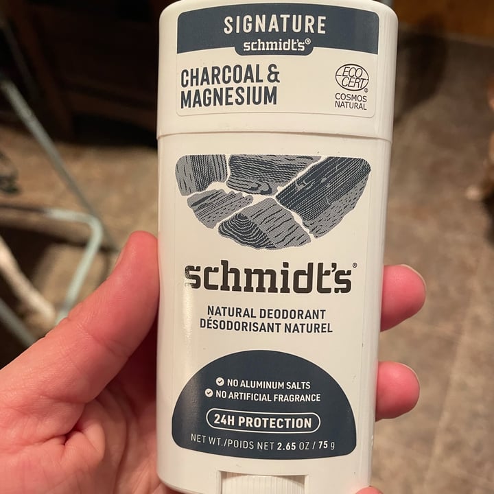 photo of Schmidt's Charcoal + Magnesium Deodorant Stick shared by @happyczechpea on  20 Nov 2021 - review