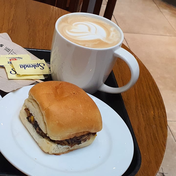 review photo of Starbucks Meatless & Eggless Plant Based Sandwich shared by @anu11 on 30 Aug 2022 - review