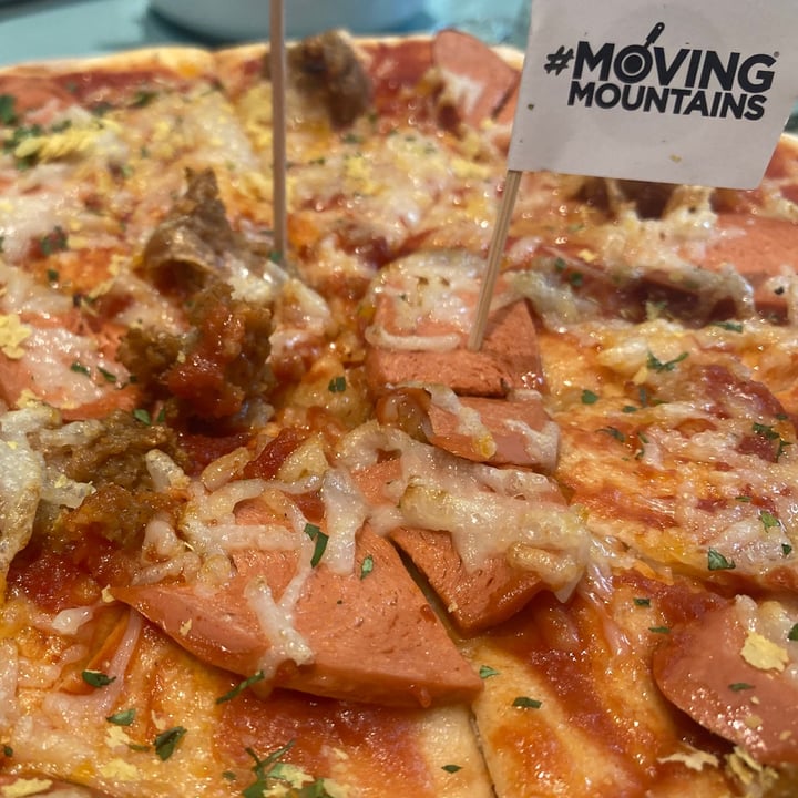 photo of Green Common Singapore Meat Lovers Pizza shared by @hollya113 on  09 May 2021 - review