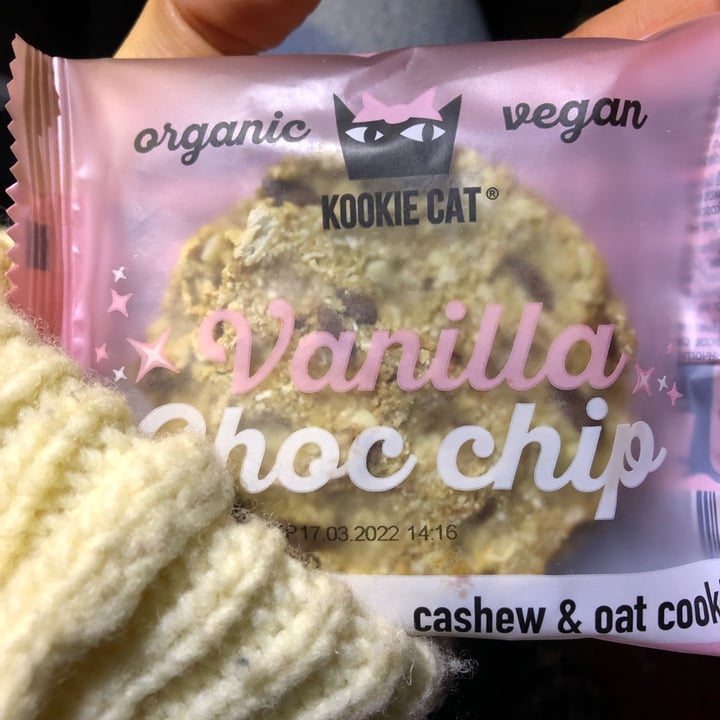 photo of Kookie cat Vanilla Choc Chip Cookie shared by @biancaflamingo on  11 May 2022 - review