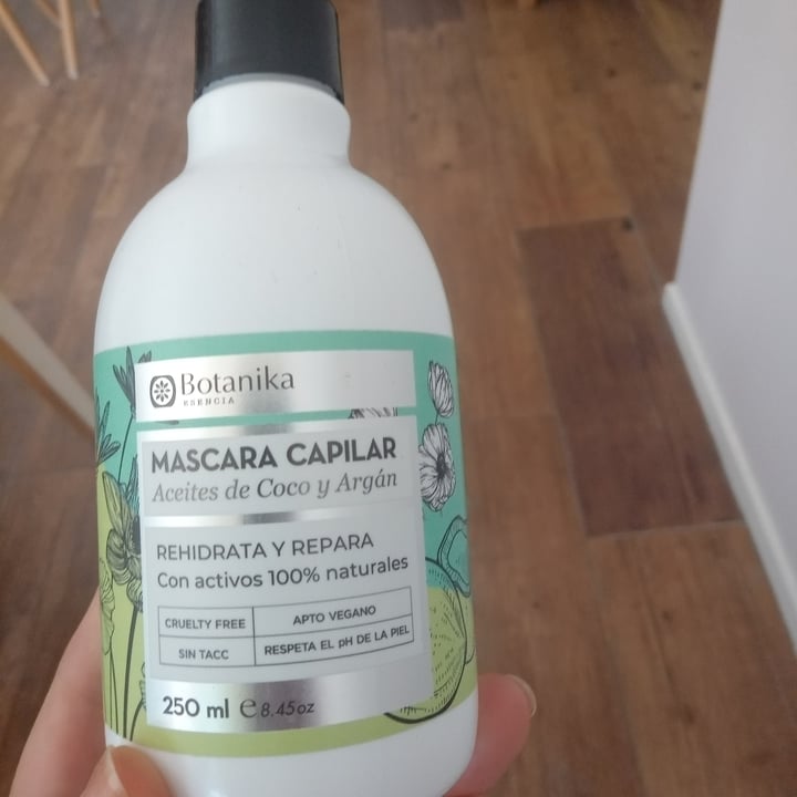 review photo of Botanika Esencia Mascara Capilar shared by @siempreveg77 on 02 Oct 2022 - review