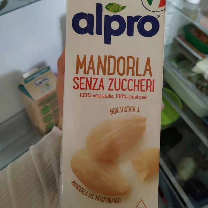 photo of Alpro Mandorla Senza Zuccheri shared by @lussiruggeri on  22 Mar 2022 - review