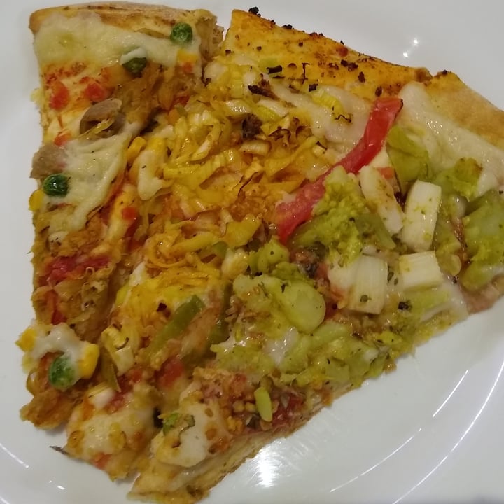 photo of Pop Vegan Food Pizza de Alho Poro shared by @ishwari on  14 Dec 2022 - review