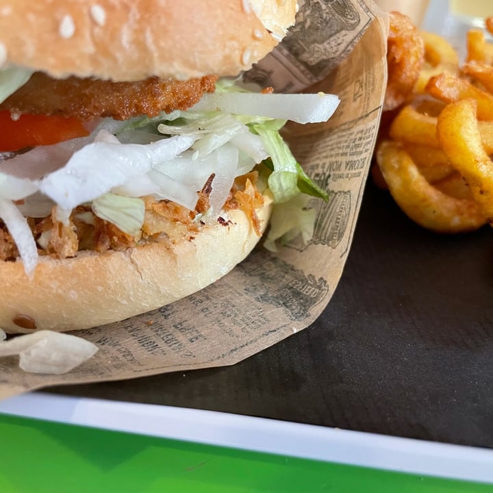 photo of Bioloco Hamburguesa veggie chicken shared by @ggj on  28 Oct 2021 - review